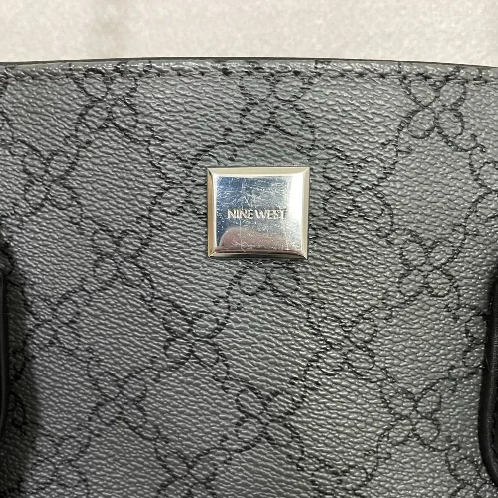 Nine West Handbag / Purse - Chain Strap Black Flat Bottom Bag‎